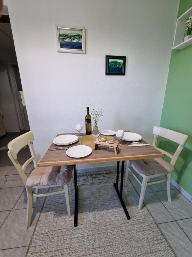 Studio Apartman Krosna Perusic Exterior photo