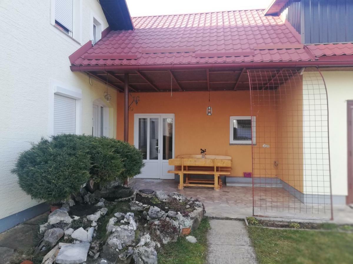 Studio Apartman Krosna Perusic Exterior photo