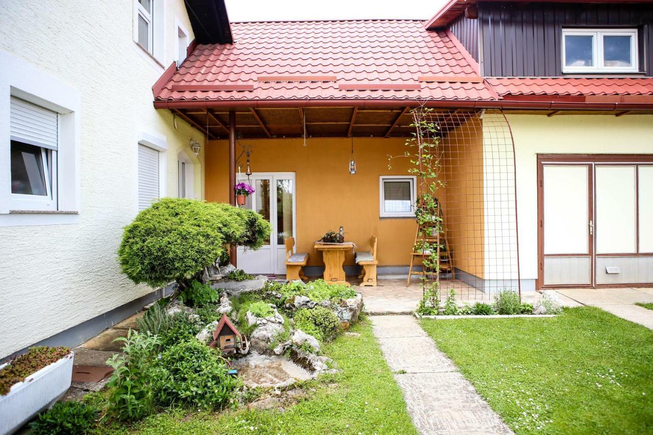 Studio Apartman Krosna Perusic Exterior photo